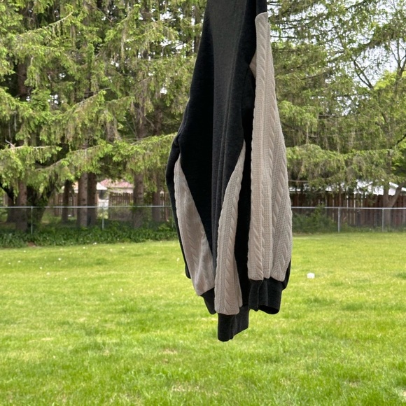 SHEIN Gray and Cream Crew Neck Sweater with Soft Knit - Picture 8 of 16